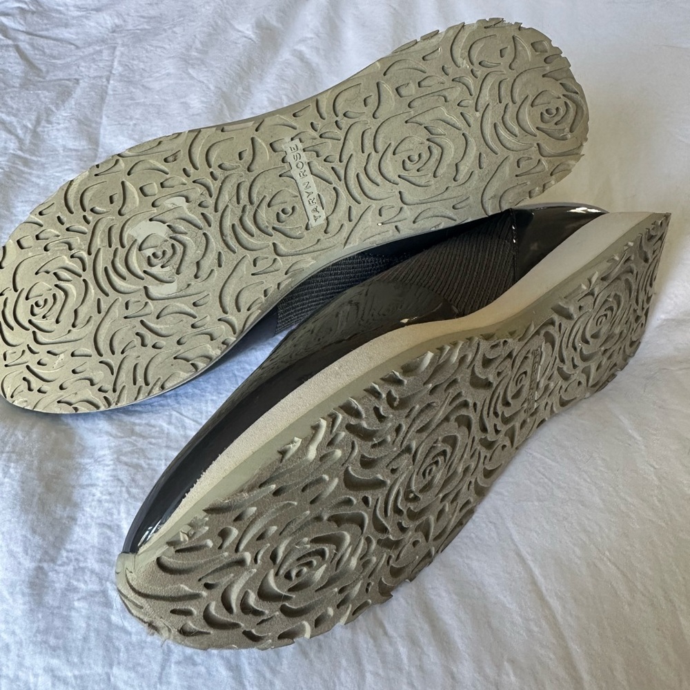 Taryn Rose NWOT Slip-On Sneakers, size 8.5 - Picture 7 of 12